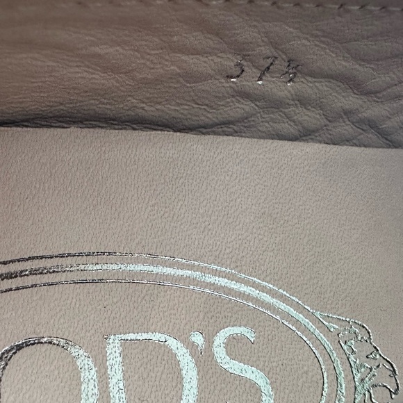 Tod’s Classic Loafer in Navy Pebble grain leather - Picture 7 of 10